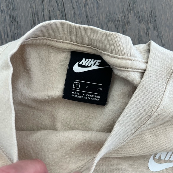 Nike Crew Neck Sweater Size: Small - Picture 2 of 2